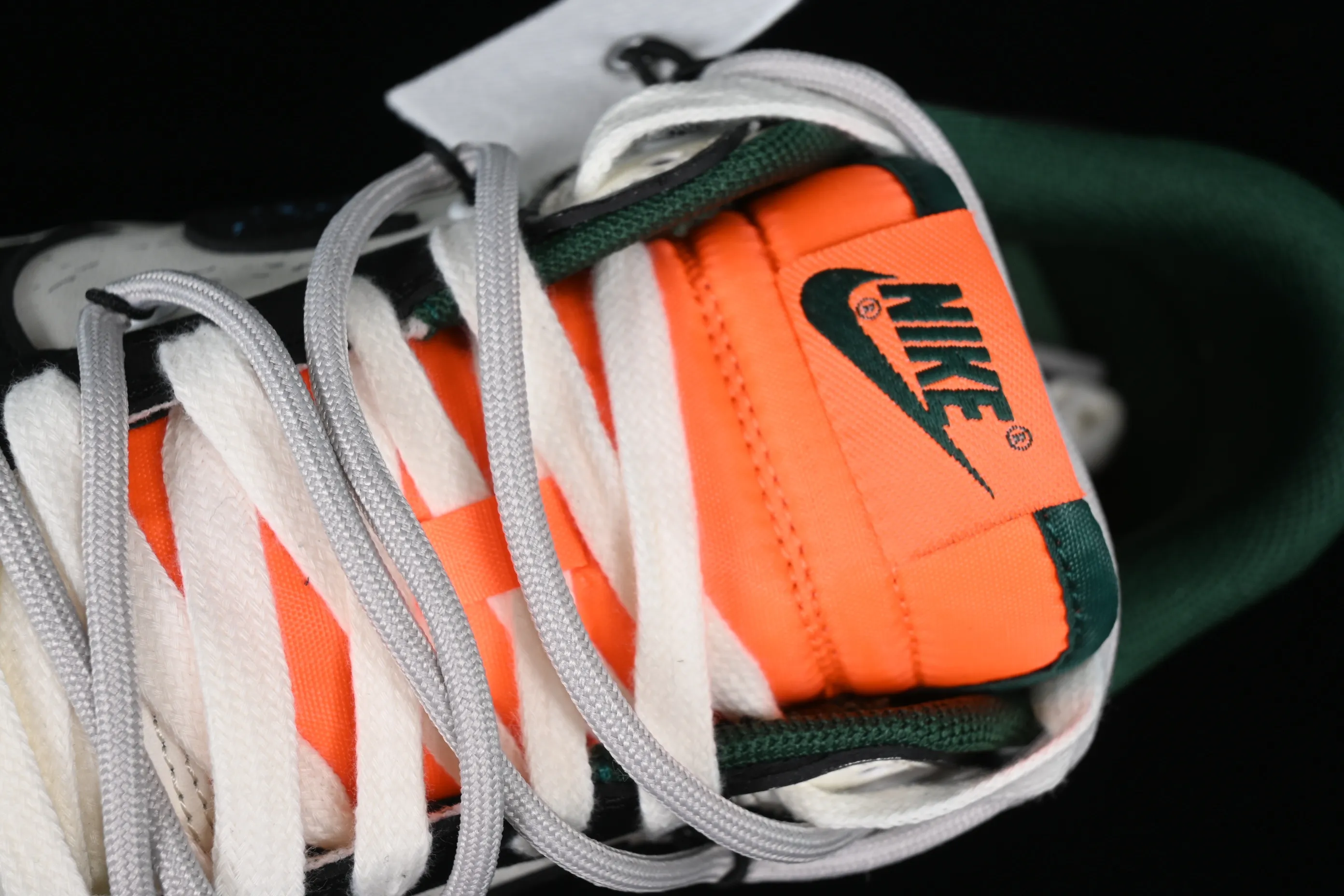 All Categories Nk SB Dunk Series Nk SB Dunk Low Low-top sneakers CS version Nk Dunk Low "Miami Hurricanes" Space Exploration Star Trek Customized version of deconstructed straps retro distressed low-top sneakers DD1391-300